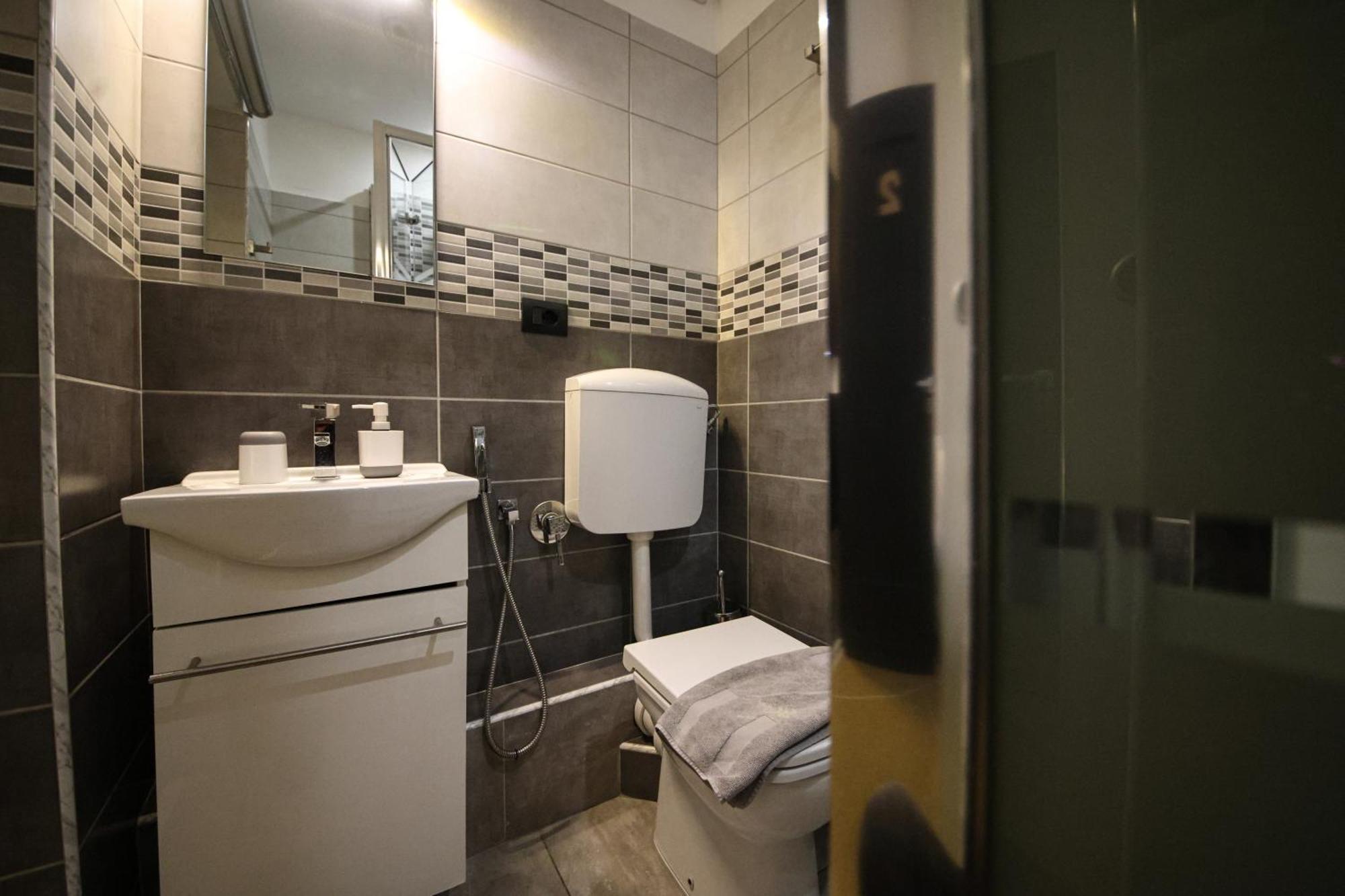 Nik Rooms Genua Exteriör bild