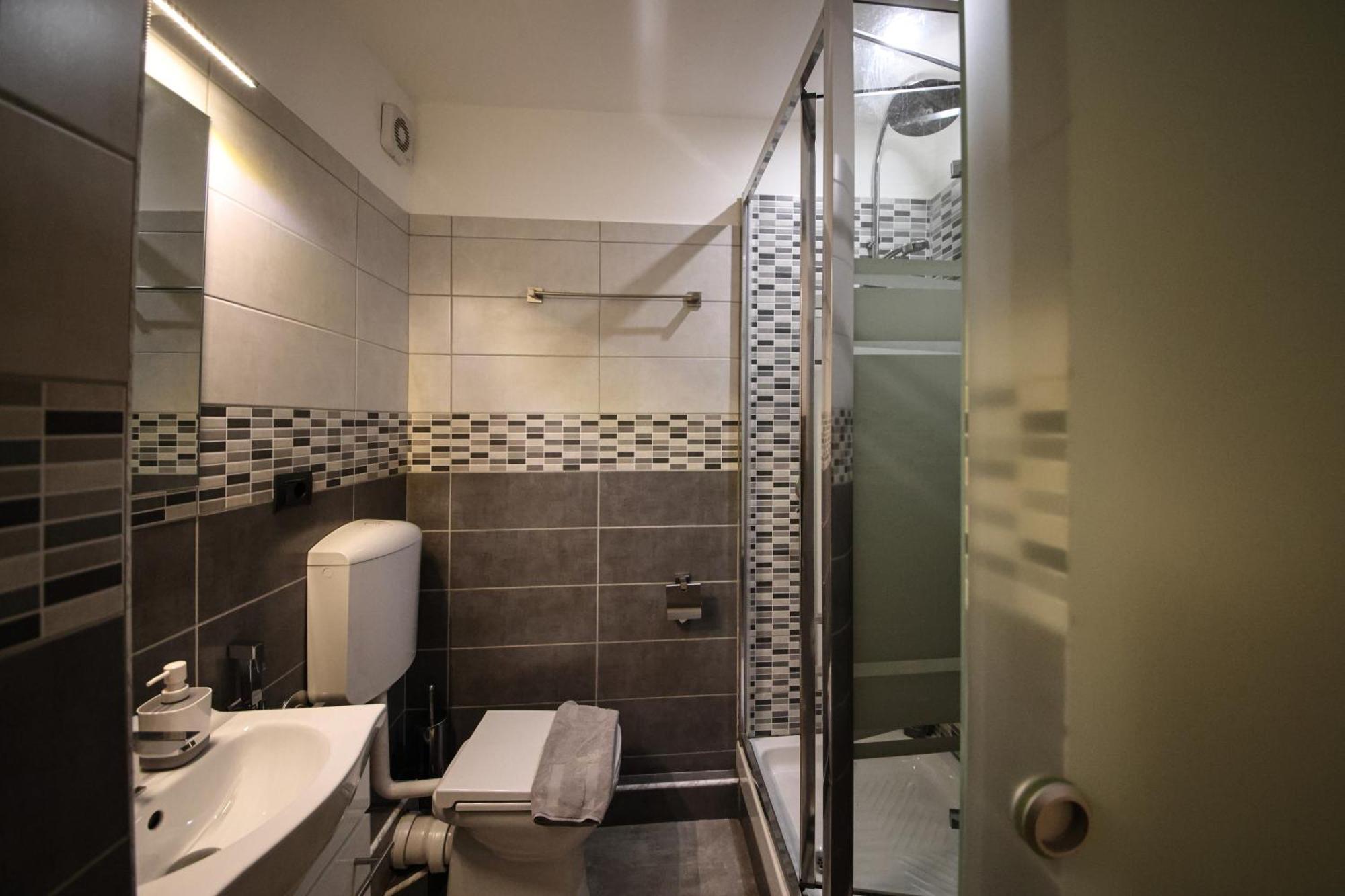 Nik Rooms Genua Exteriör bild